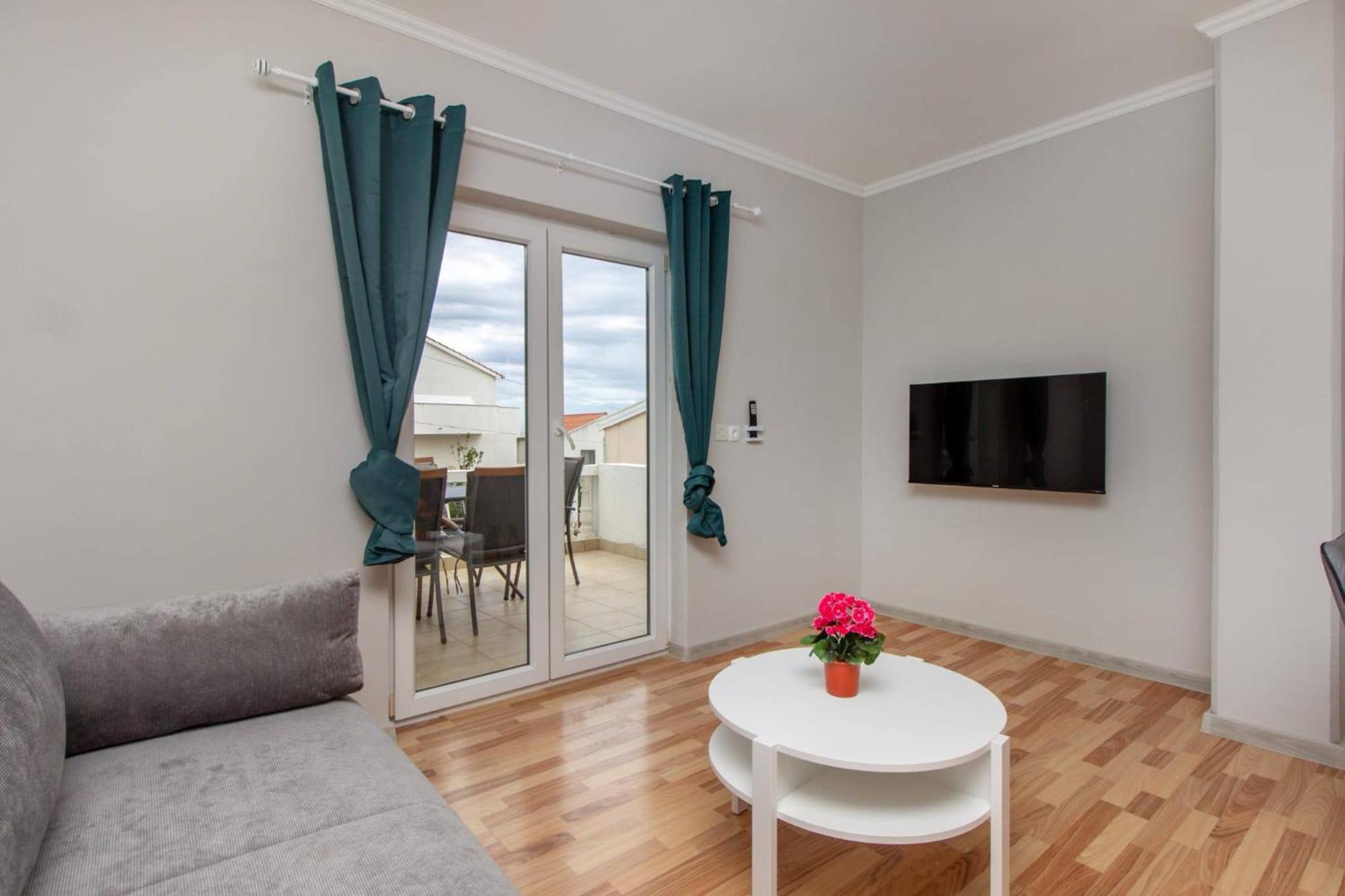 Apartments Alaga Tribalj Εξωτερικό φωτογραφία